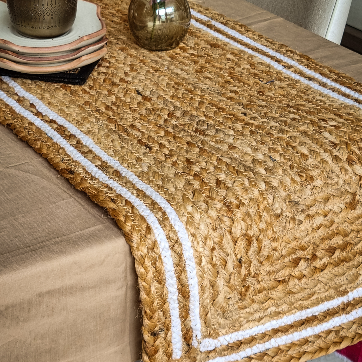 closure view of jute table runner